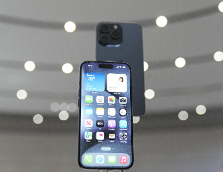 榆阳Apple维修站分享买iPhone15还是华为Mate60 
